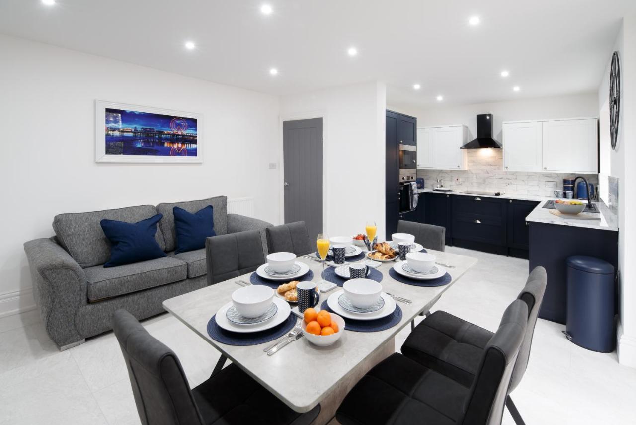 Large, Modern Family Home With Hot Tub Μπλάκπουλ Εξωτερικό φωτογραφία